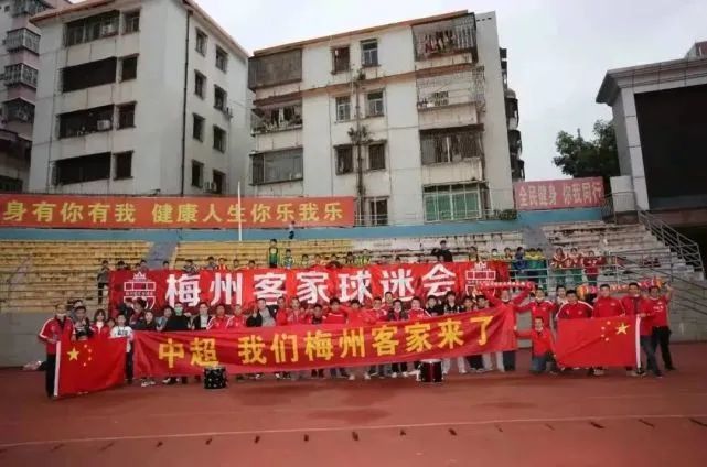 情事：善良的婶婶
